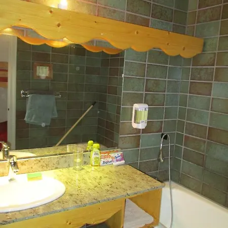 In Font-romeu, Near Elevators Apartment Font-Romeu-Odeillo-Via